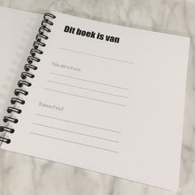 Afbeelding in Gallery-weergave laden, Invulboek 'Mijn schoolfoto's' ZWART (10 schooljaren)