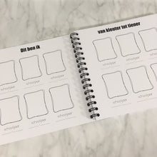 Afbeelding in Gallery-weergave laden, Invulboek 'Mijn schoolfoto's' GEEL (10 schooljaren) (lichte kleurafwijking)