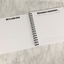 Afbeelding in Gallery-weergave laden, Invulboek 'Mijn schoolfoto's' ZWART (10 schooljaren)