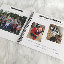 Afbeelding in Gallery-weergave laden, Invulboek 'Mijn schoolfoto's' GEEL (10 schooljaren) (lichte kleurafwijking)