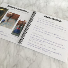 Afbeelding in Gallery-weergave laden, Invulboek 'Mijn schoolfoto's' ZWART (10 schooljaren)