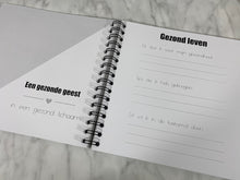 Afbeelding in Gallery-weergave laden, Invulboek 'Onze kinderwens' ZWART + gratis fertiliteitsschrift twv €9,5