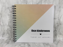 Afbeelding in Gallery-weergave laden, Invulboek ‘Onze kinderwens’ REGENBOOG + gratis fertiliteitsschrift twv €9,5