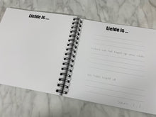 Afbeelding in Gallery-weergave laden, Invulboek ‘Onze kinderwens’ REGENBOOG + gratis fertiliteitsschrift twv €9,5