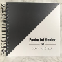 Afbeelding in Gallery-weergave laden, Invulboek 'Peuter tot kleuter' ZWART
