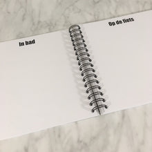 Afbeelding in Gallery-weergave laden, Invulboek 'Peuter tot kleuter' ZWART