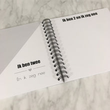 Afbeelding in Gallery-weergave laden, Invulboek 'Peuter tot kleuter' MINT