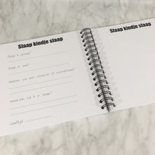 Afbeelding in Gallery-weergave laden, Invulboek 'Peuter tot kleuter' GEEL