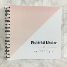 Afbeelding in Gallery-weergave laden, Invulboek 'Peuter tot kleuter' ROOS