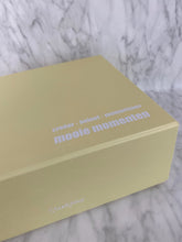 Afbeelding in Gallery-weergave laden, Bewaardoos met magneetsluiting GEEL