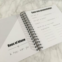 Afbeelding in Gallery-weergave laden, Invulboek 'Baby op komst' MINT