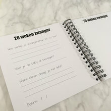 Afbeelding in Gallery-weergave laden, Invulboek 'Baby op komst' ROOS