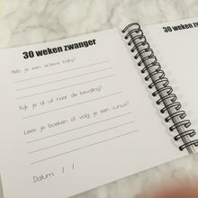 Afbeelding in Gallery-weergave laden, Invulboek 'Baby op komst' ZWART