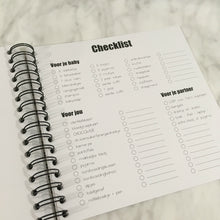 Afbeelding in Gallery-weergave laden, Invulboek 'Baby op komst' ROOS