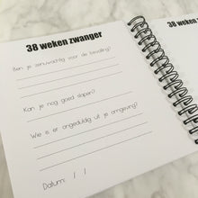 Afbeelding in Gallery-weergave laden, Invulboek 'Baby op komst' ROOS