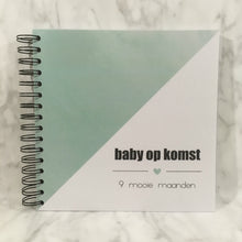 Afbeelding in Gallery-weergave laden, Invulboek 'Baby op komst' MINT