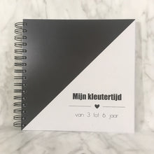 Afbeelding in Gallery-weergave laden, Invulboek 'mijn kleutertijd' ZWART