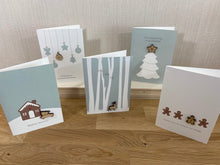Afbeelding in Gallery-weergave laden, Set van 20 kerstkaarten met houten figuurtje
