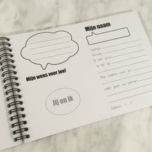 Afbeelding in Gallery-weergave laden, Invulboek 'Babybezoekboek' GEEL